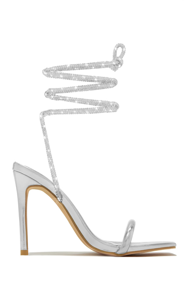 White high heels rosette pearl chain - Super X Studio